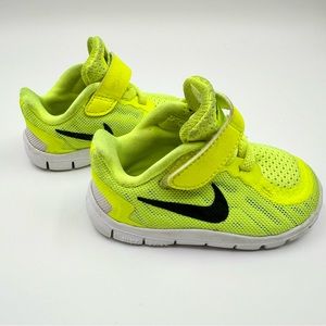 Nike Toddler Free Run size 4c